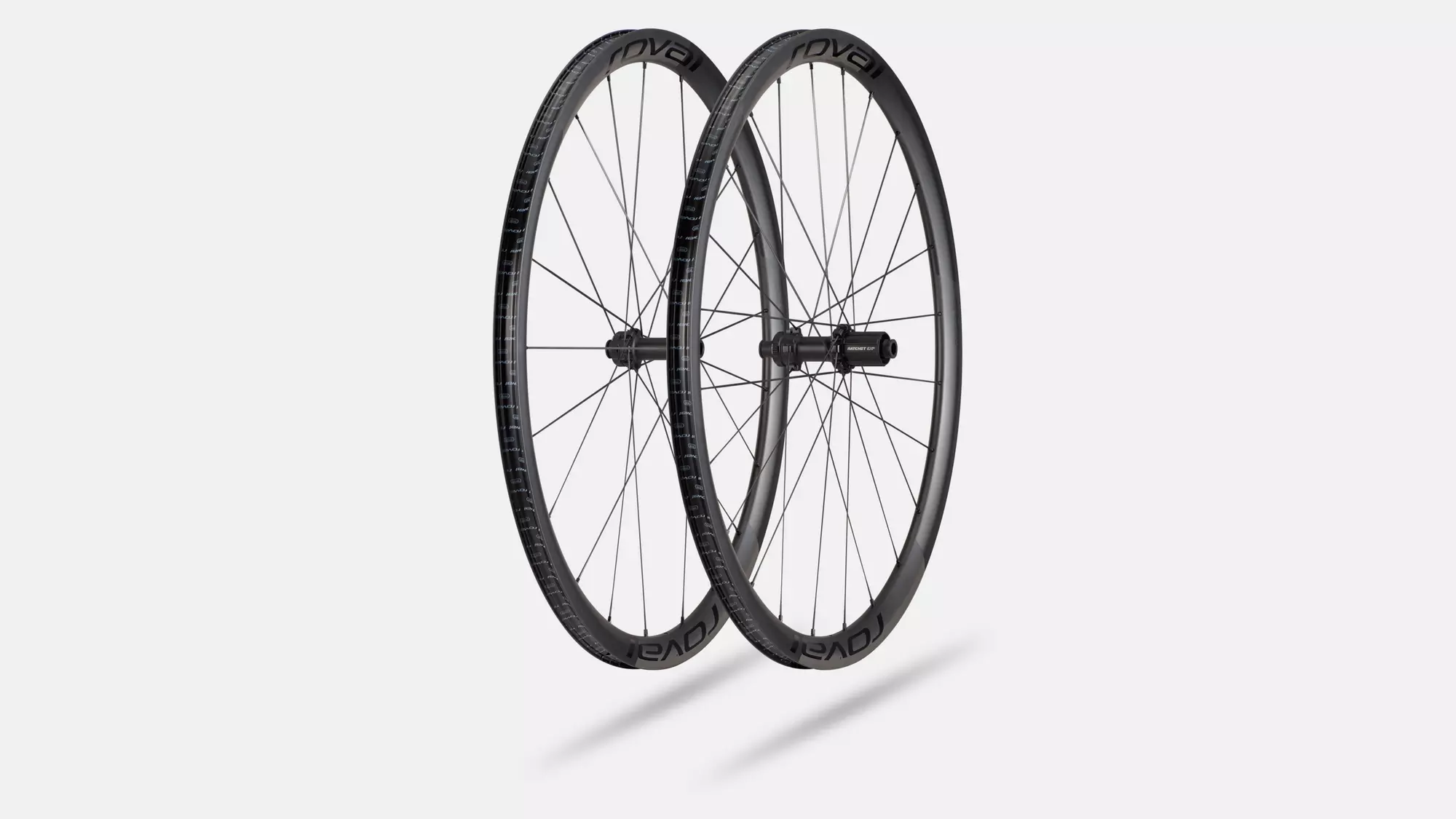 30022-540_WHL_ALPINIST-CLX-TUBELESS-SATIN-CARBON-GLOSS-BLK-700C_HERO.webp Paire de Roval Alpinist CLX II – Image 1