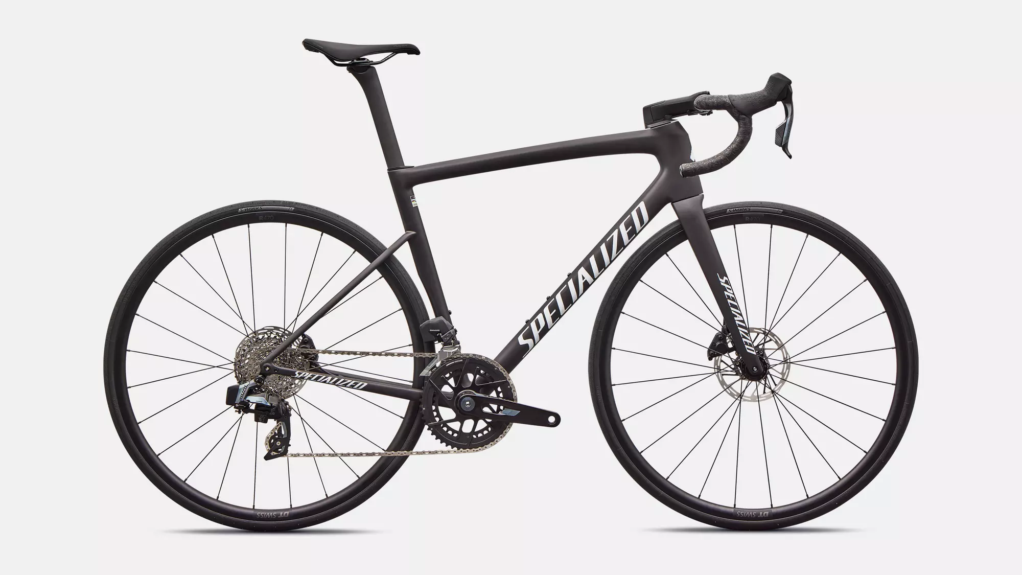 94926-54_TARMAC-SL8-COMP-AXS-CARB-WHT_HERO-PDP.webp Vélo Tarmac SL8 Comp SRAM Rival AXS – Image 1